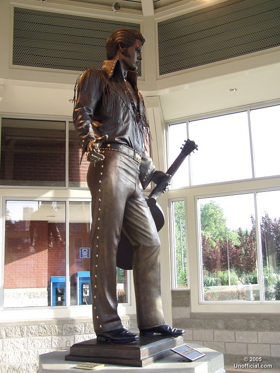 Elvis statue in Memphis, Tennessee