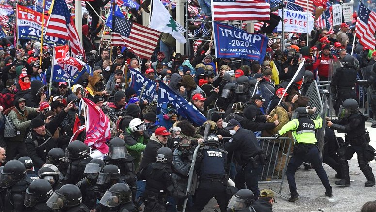 Trump insurrectionists attack the U.S. Capitol Police on January 6, 2021